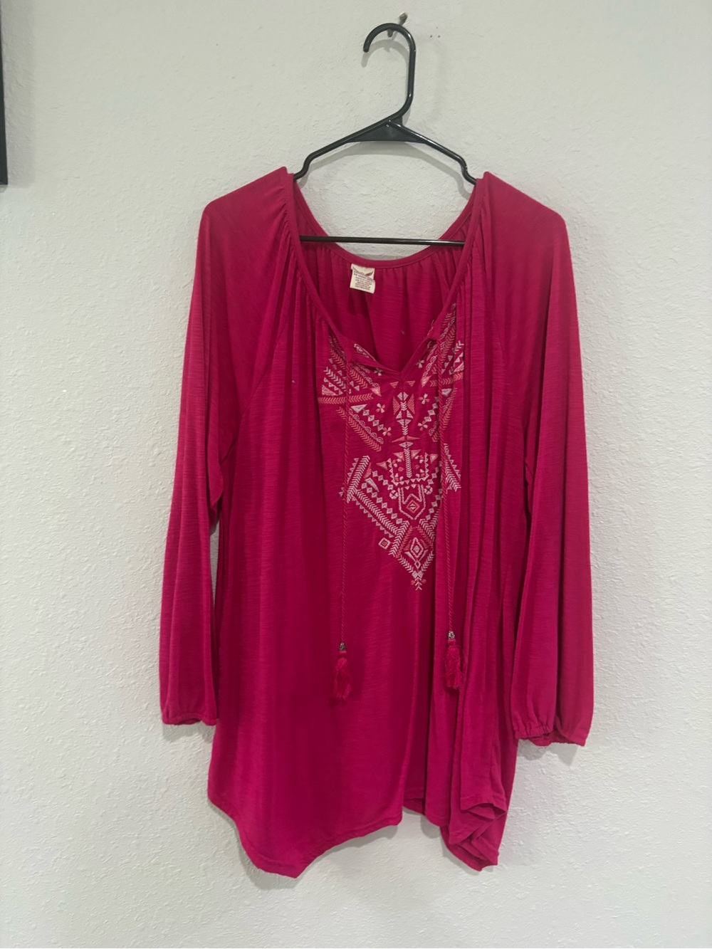 Faded Glory Fuchsia Embroidered V-Neck Tunic with Tassel Ties